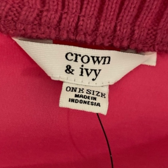 crown & ivy | Pink Cape Poncho - Picture 4 of 8